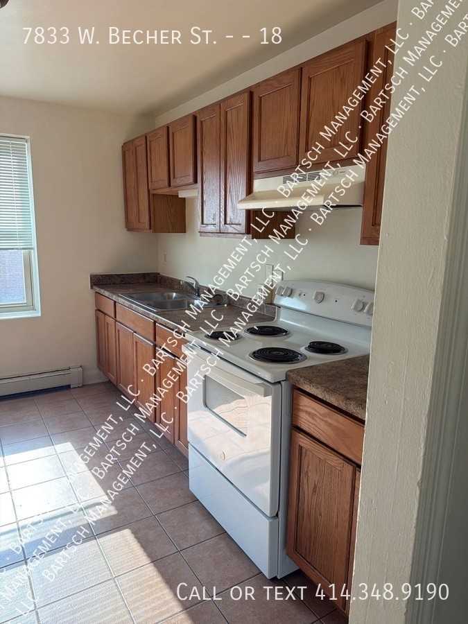 7833 W Becher St - Photo 4 of 9