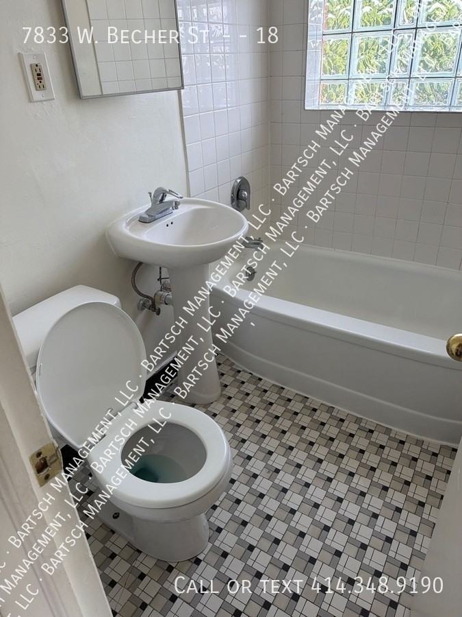 7833 W Becher St - Photo 7 of 9