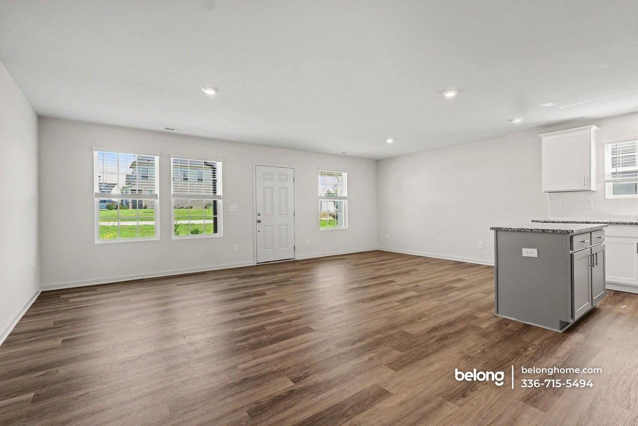 385 Dasu Dr - Photo 5 of 18