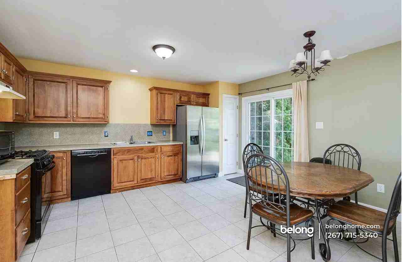 134 Michigan Dr - Photo 4 of 7