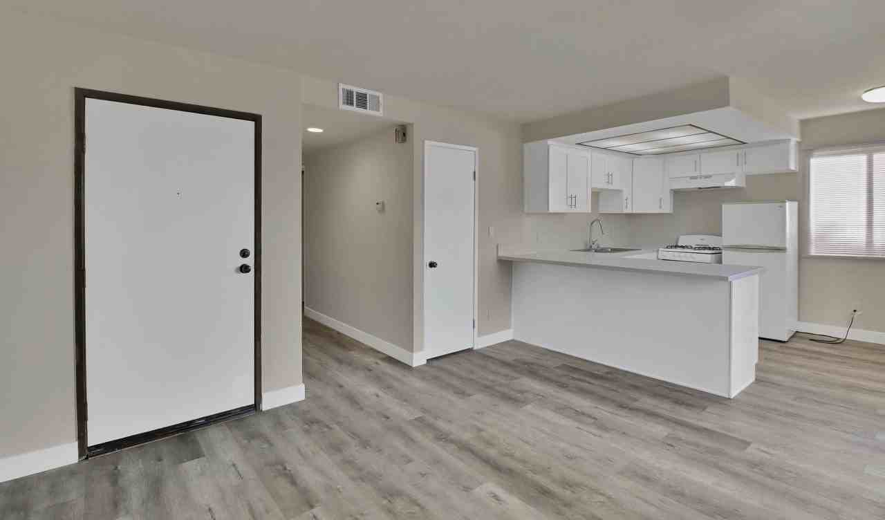 10727-31 Lawler St., Los Angeles, CA 90034 - Photo 6 of 47