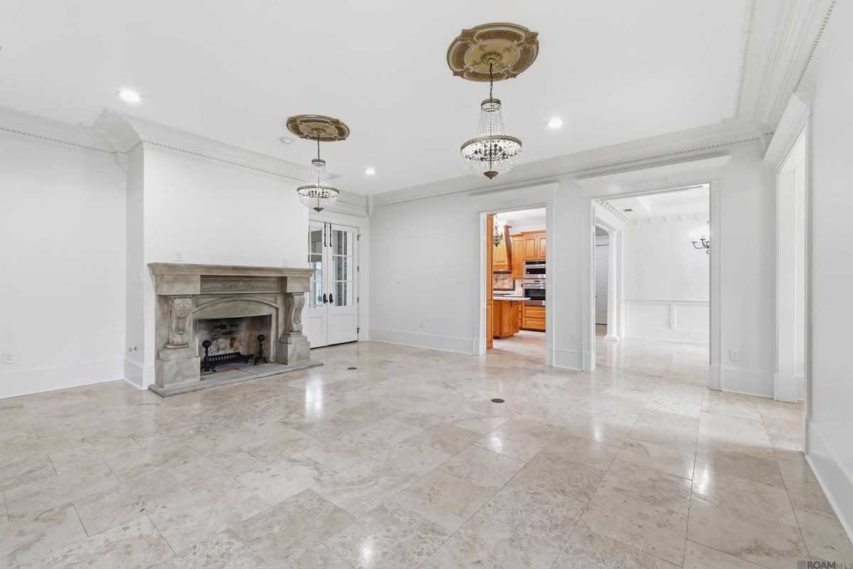 926 Crown Way - Photo 4 of 35