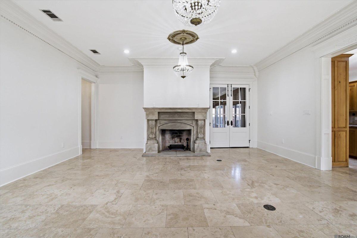 926 Crown Way - Photo 5 of 35