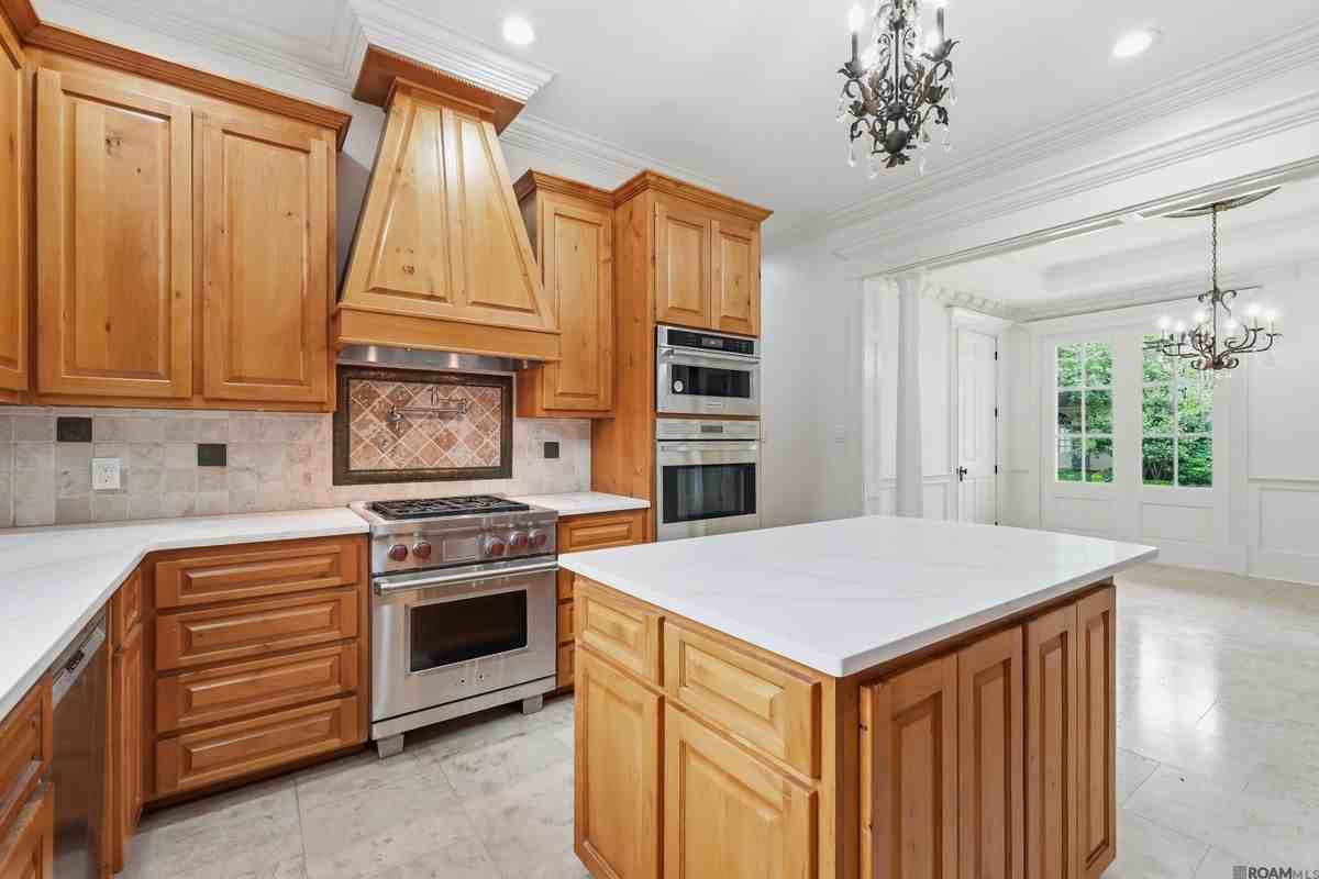 926 Crown Way - Photo 7 of 35