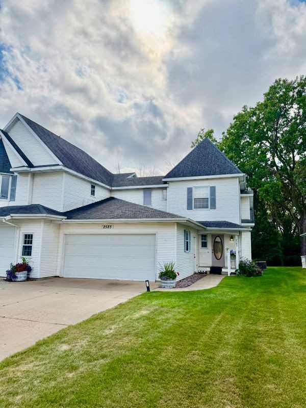 2585 N Millbrook Rd - Photo 2 of 32