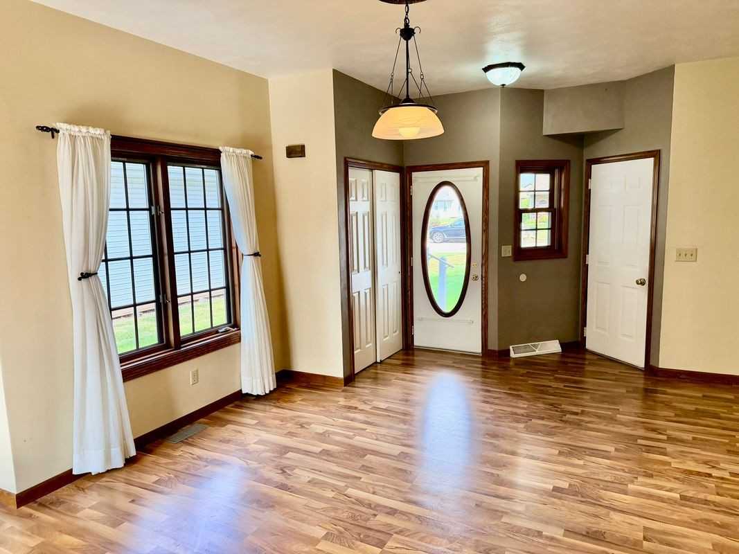 2585 N Millbrook Rd - Photo 6 of 32