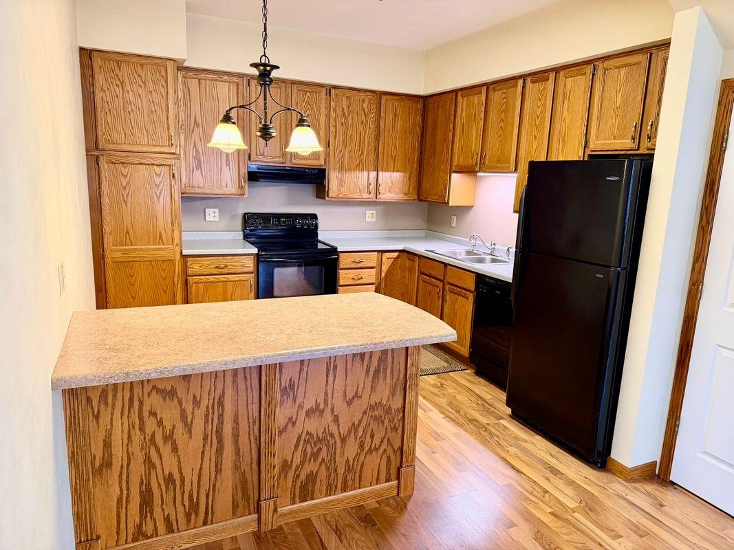 2585 N Millbrook Rd - Photo 7 of 32