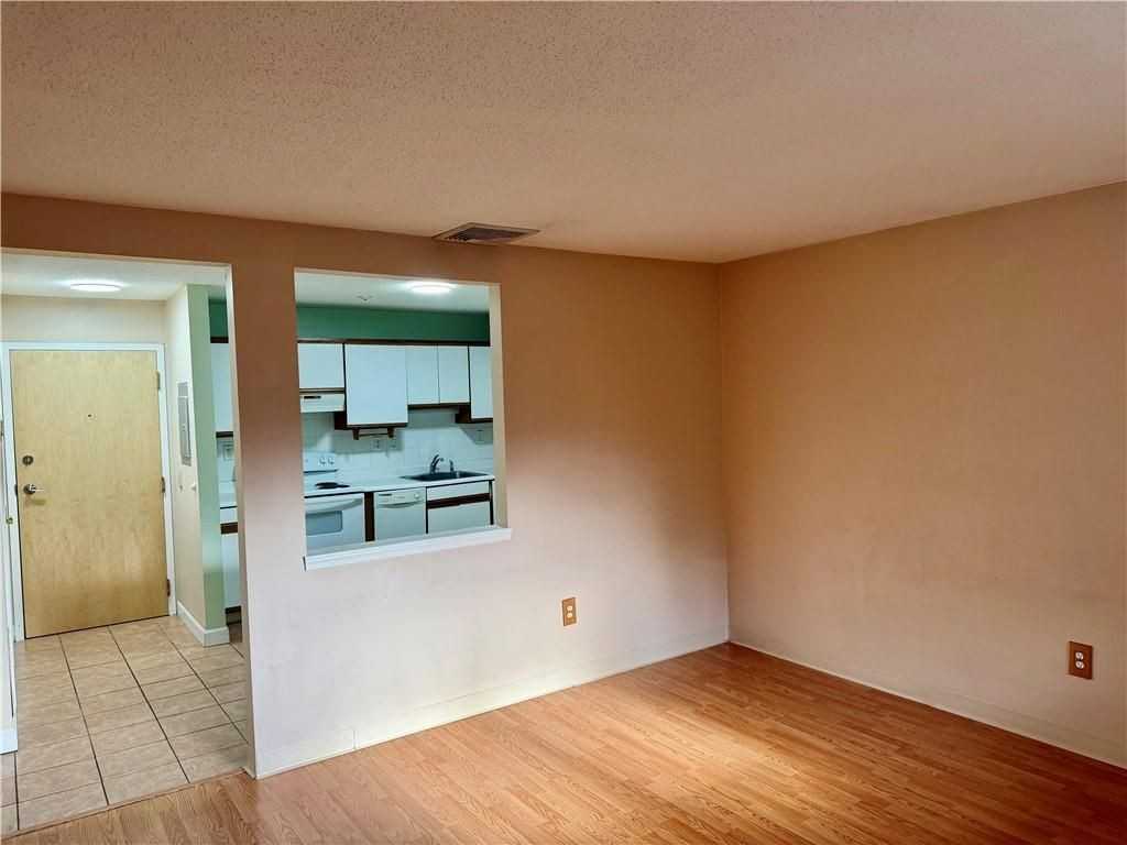 728 Beverage Hill Ave ##8 - Photo 7 of 12