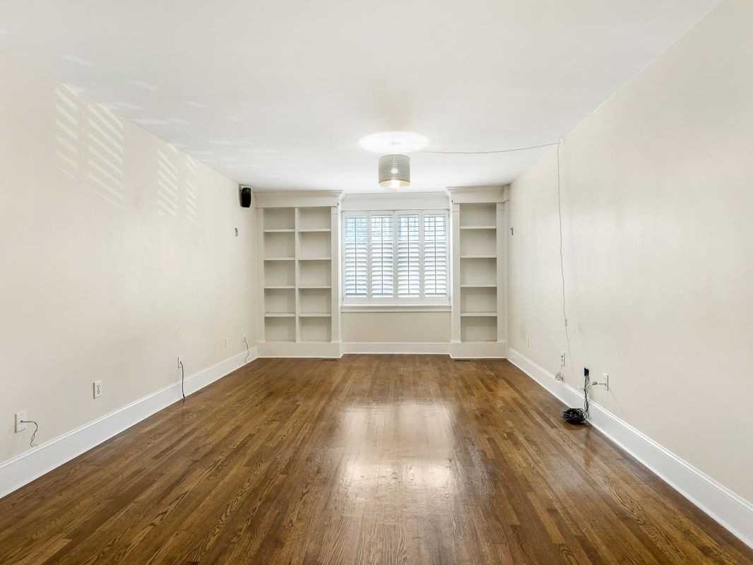 924 Monticello Ter ##103 - Photo 3 of 16