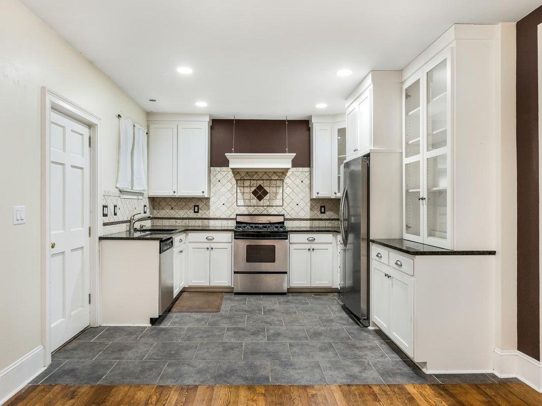 924 Monticello Ter ##103 - Photo 5 of 16