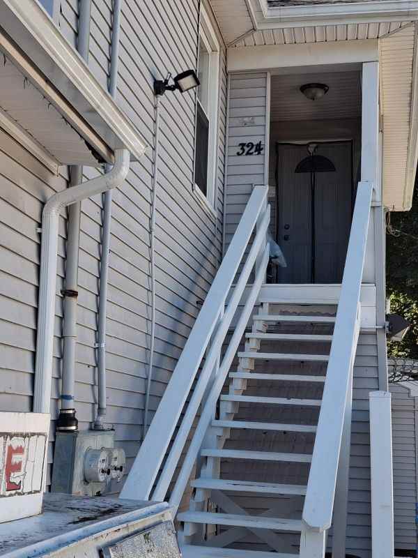 324 Naugatuck Ave