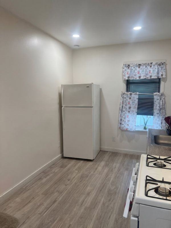 324 Naugatuck Ave - Photo 3 of 11