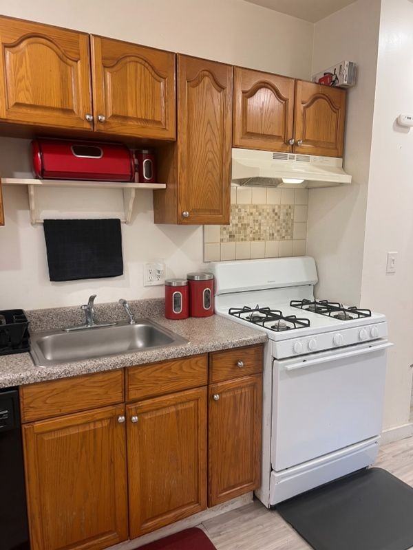 324 Naugatuck Ave - Photo 6 of 11