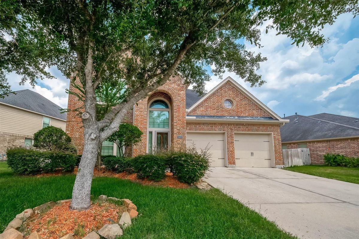 16010 Juniper Shores Dr - Photo 2 of 13