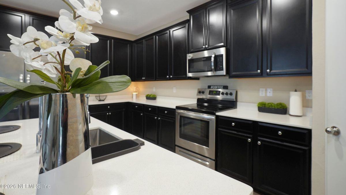10815 Ventnor Ave - Photo 5 of 25