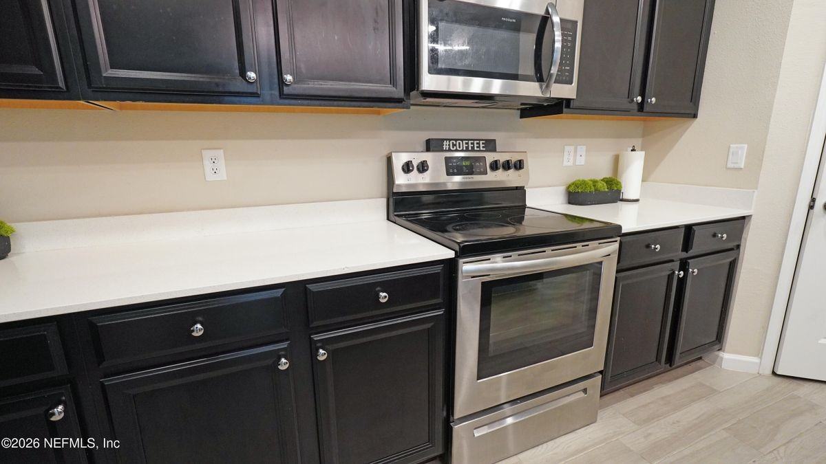 10815 Ventnor Ave - Photo 6 of 25