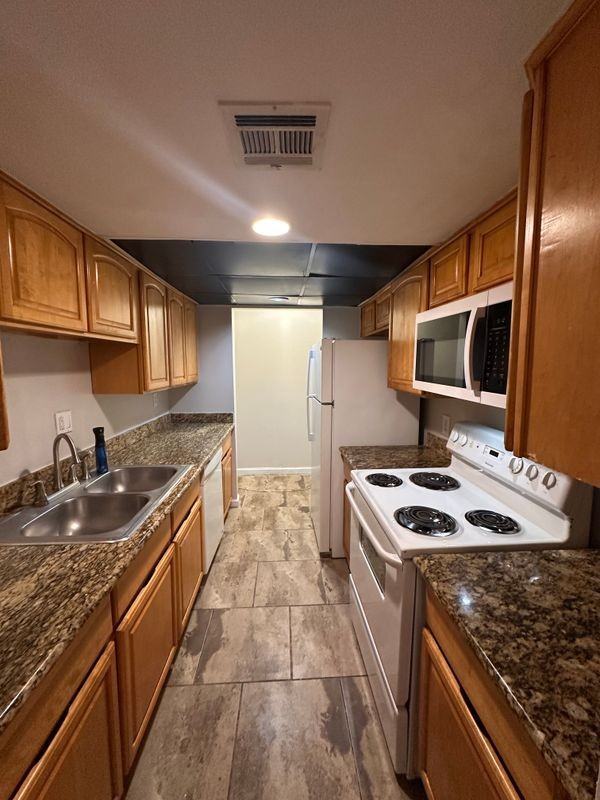 6901 Boston Dr - Photo 2 of 8