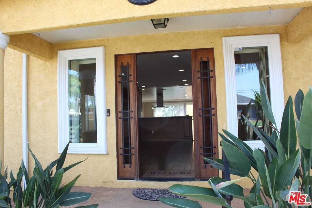 2820 W 154th St - Photo 2 of 23