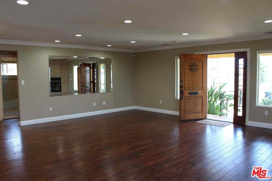 2820 W 154th St - Photo 5 of 23