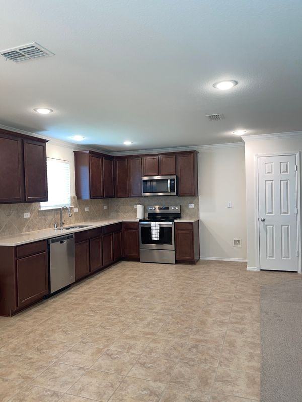 138 Waxberry Dr - Photo 6 of 16
