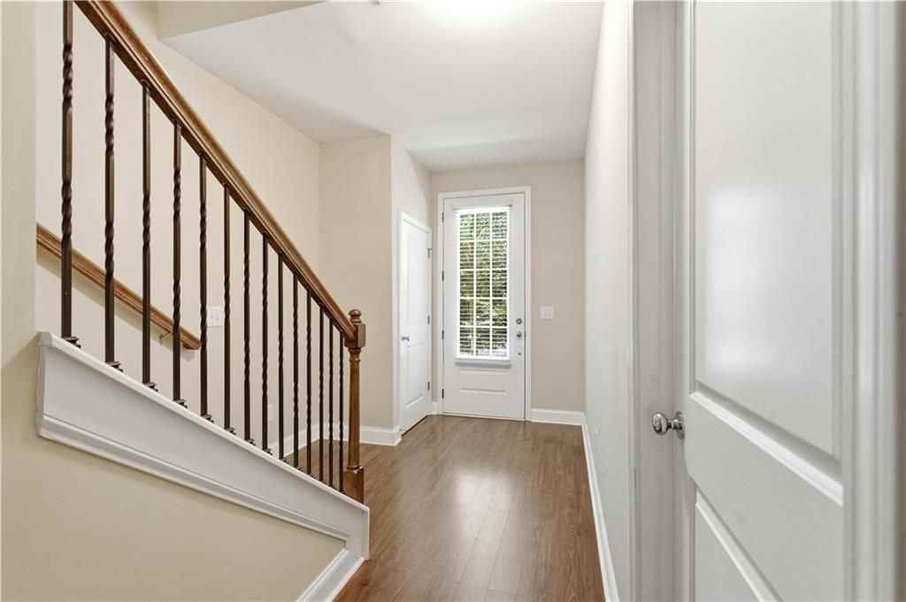 2270 Tenor Ln - Photo 3 of 44