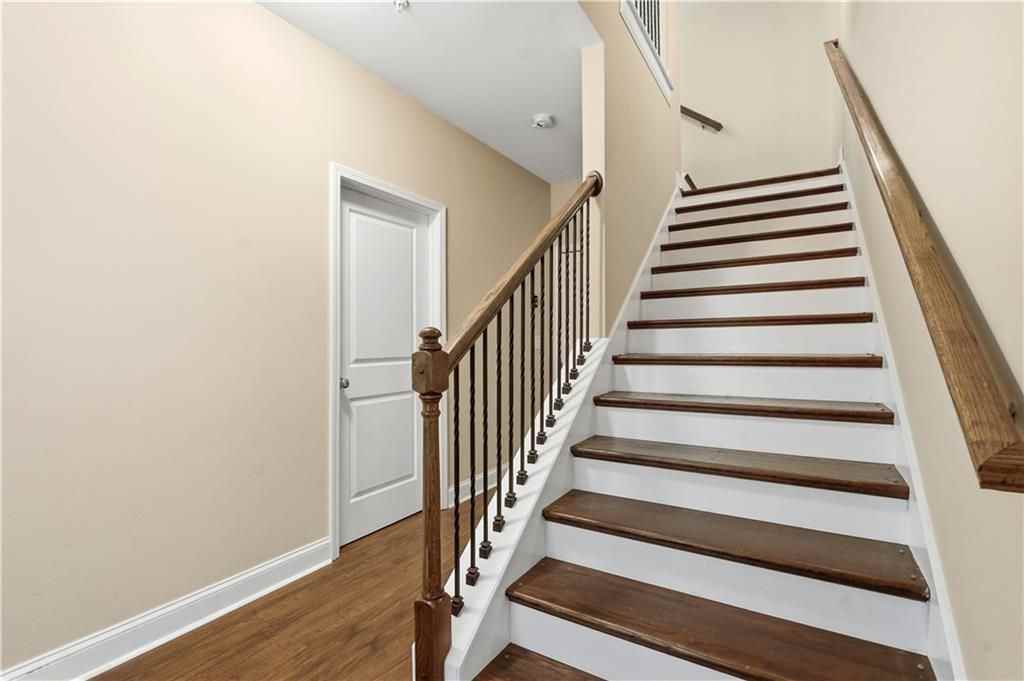 2270 Tenor Ln - Photo 7 of 44