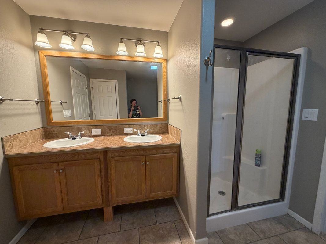 710 Sunrise Ct - Photo 6 of 11