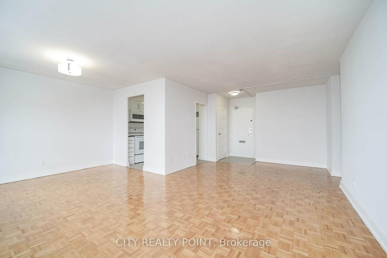 6200 Bathurst Street #410 - Photo 3 of 25