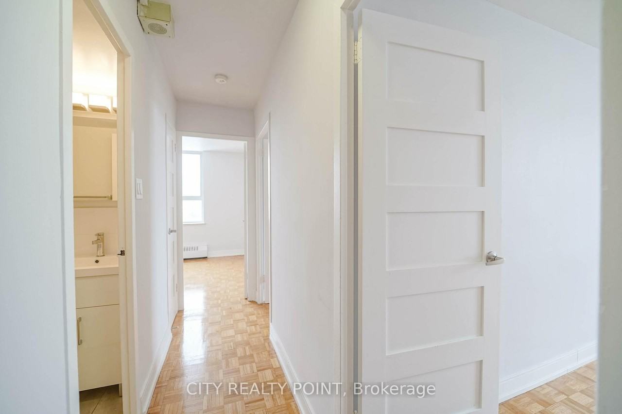 6200 Bathurst Street #410 - Photo 7 of 25