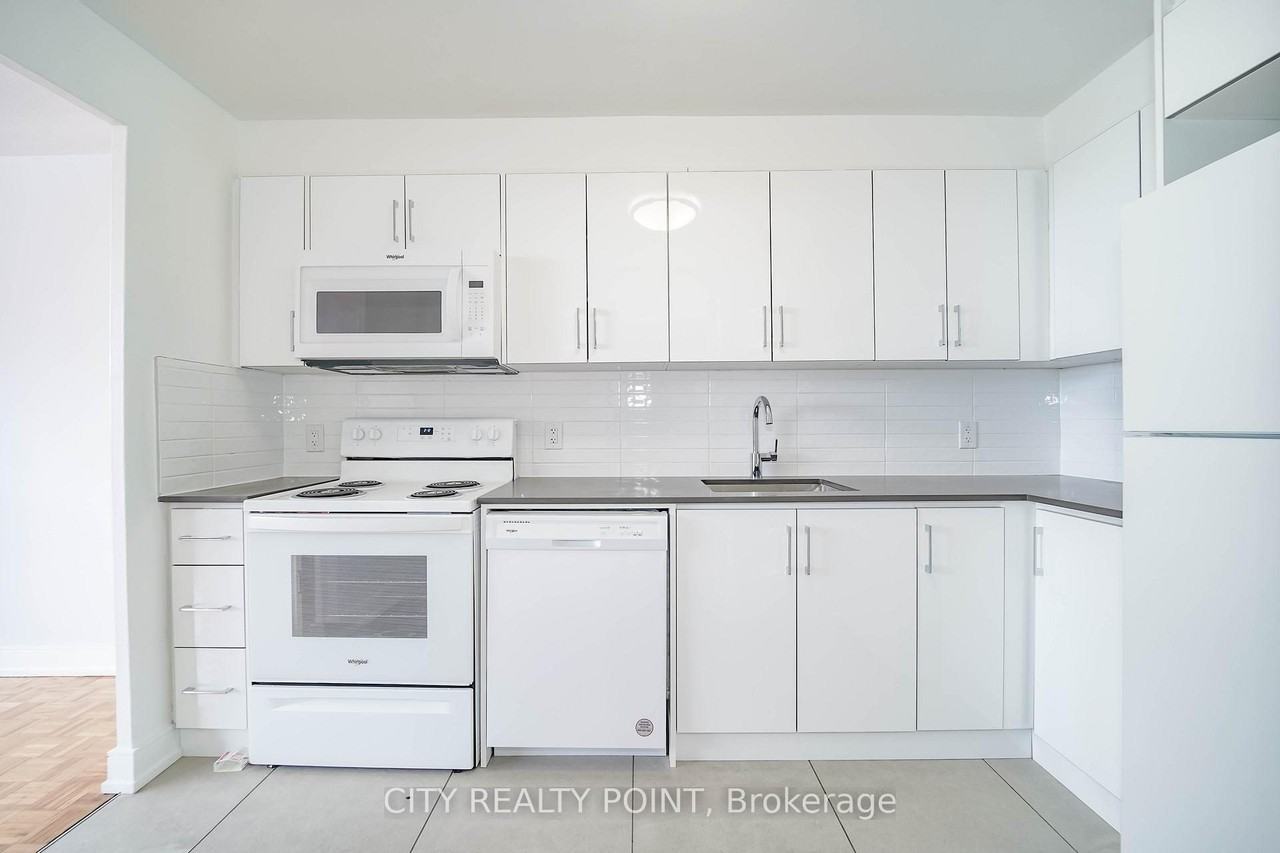 6200 Bathurst Street #410 - Photo 6 of 25