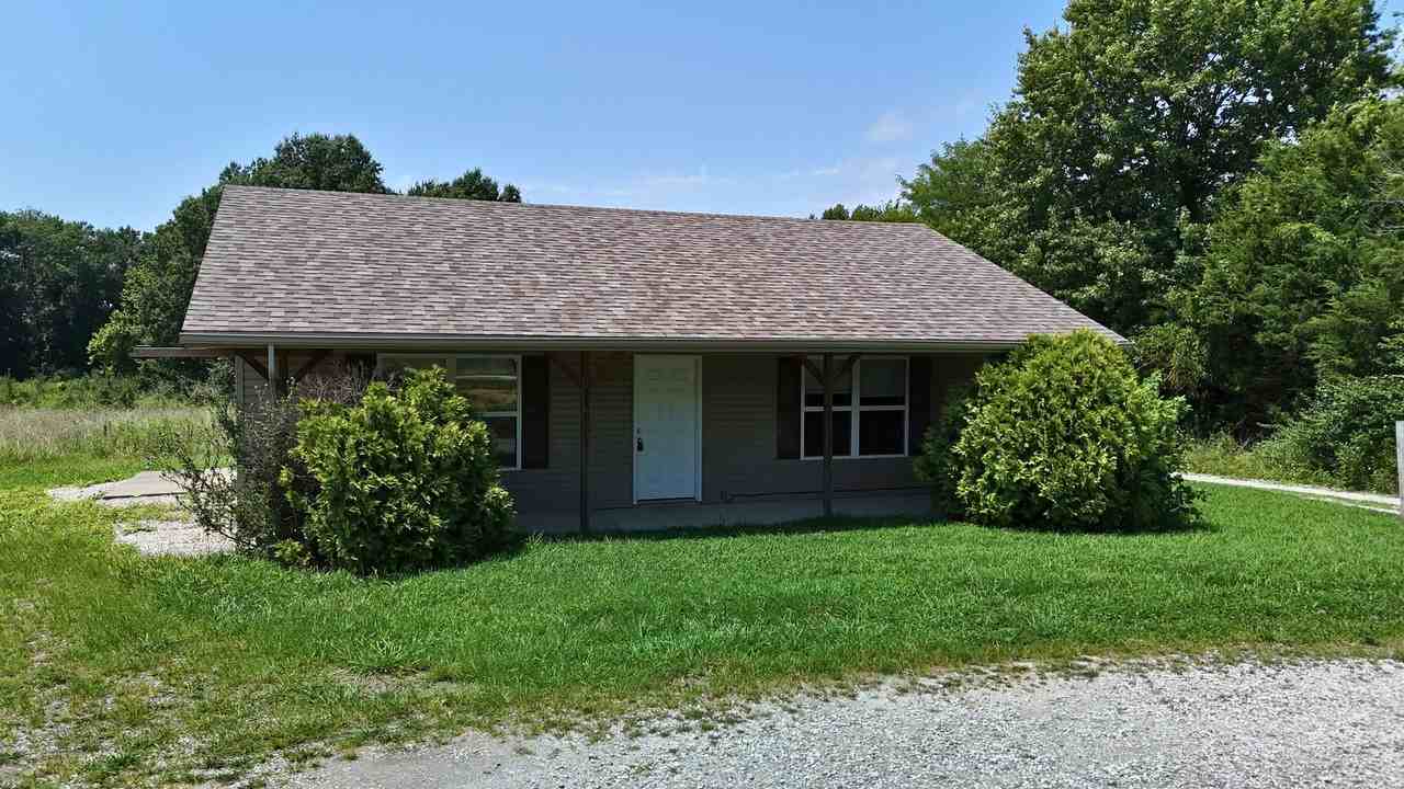 1540 Florence Dr - Photo 2 of 12