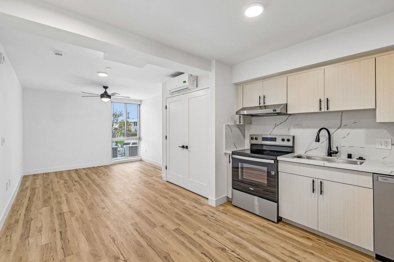 The Mayer @ PB | Modern Pacific Beach Apartments Near the Coast - Photo 5 of 50