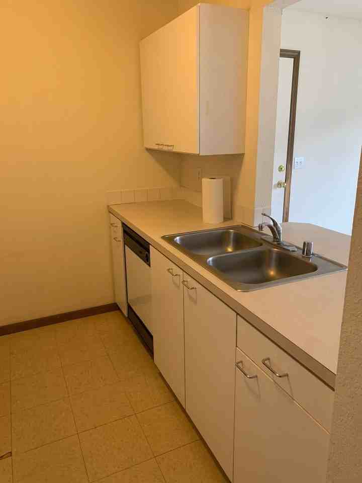 California Apartments - Photo 5 of 14