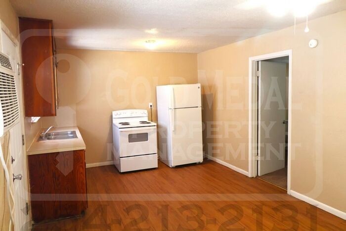 926 J R Ct - Photo 6 of 14