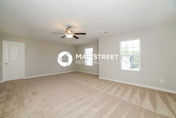 521 Firethorn Ct - Photo 4 of 18