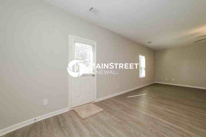 521 Firethorn Ct - Photo 5 of 18