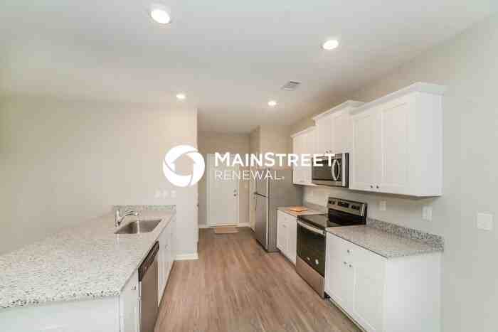 521 Firethorn Ct - Photo 6 of 18