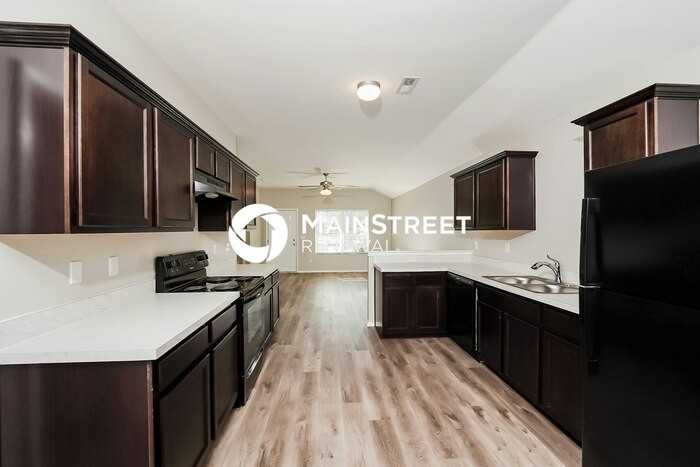 545 Fox Run Cir - Photo 7 of 16