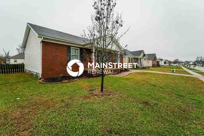 585 Tecumseh Dr - Photo 4 of 16