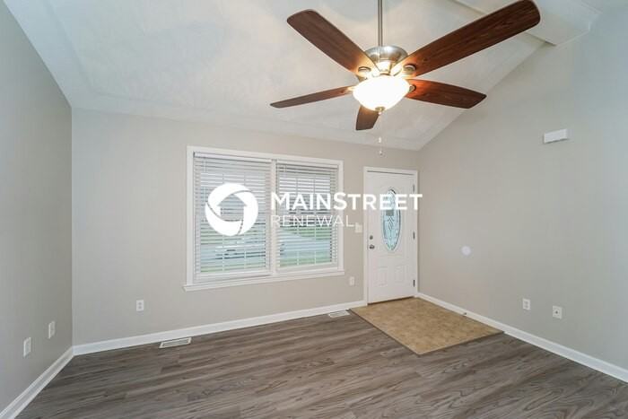 585 Tecumseh Dr - Photo 5 of 16