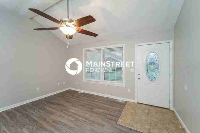 585 Tecumseh Dr - Photo 6 of 16