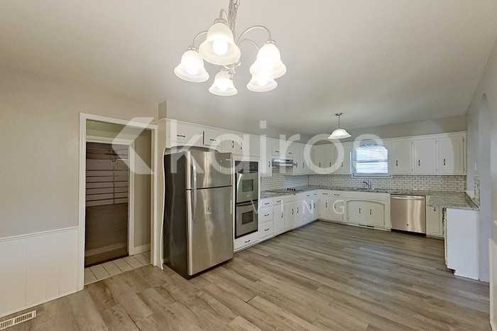 2501 Sw 91st St - Photo 7 of 22