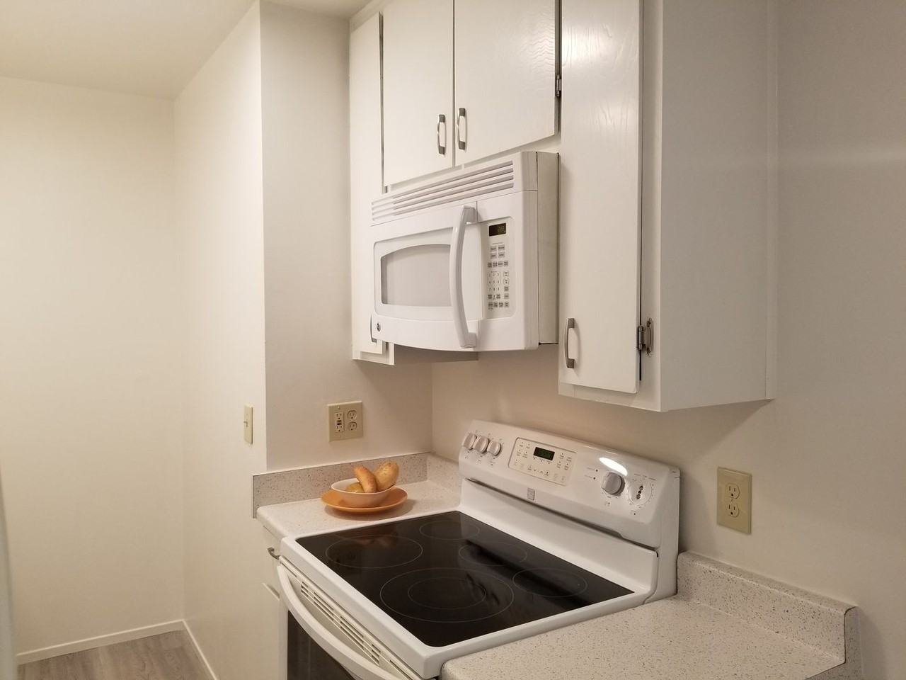 613 Woodland - Photo 3 of 21