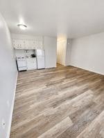 featured image of 1601 E 10th St