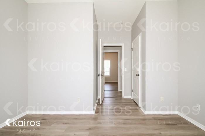 4209 Notting Hill Dr - Photo 4 of 16