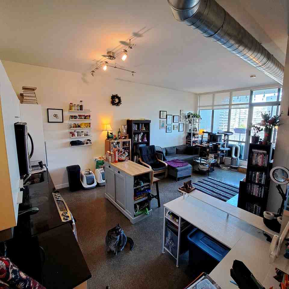 569 King Street East - Photo 4 of 29