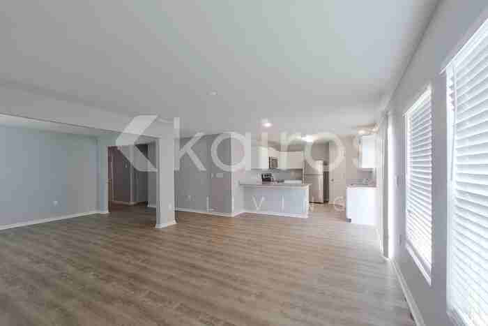 110 Kismet Pkwy E - Photo 6 of 28