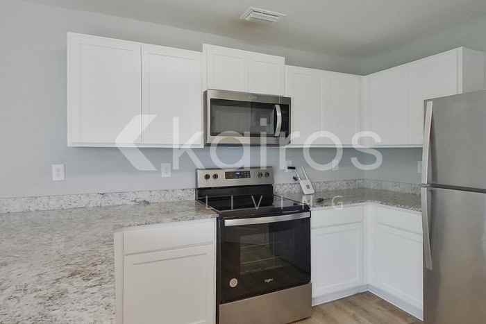 110 Kismet Pkwy E - Photo 7 of 27