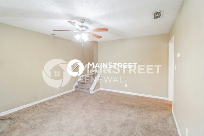 45 Fairclift Dr - Photo 4 of 17