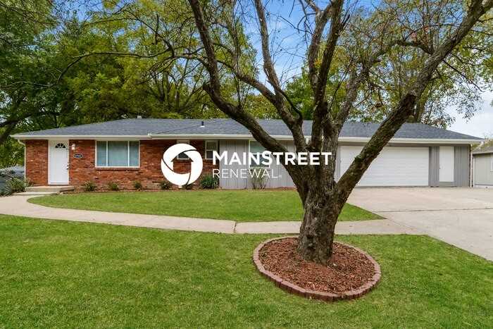6946 N Hickory St - Photo 4 of 17